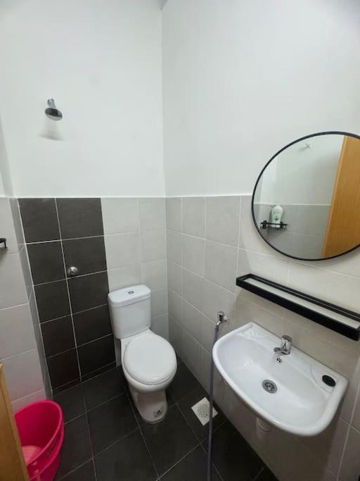 Hazzani Homestay Klia Бантинг Экстерьер фото